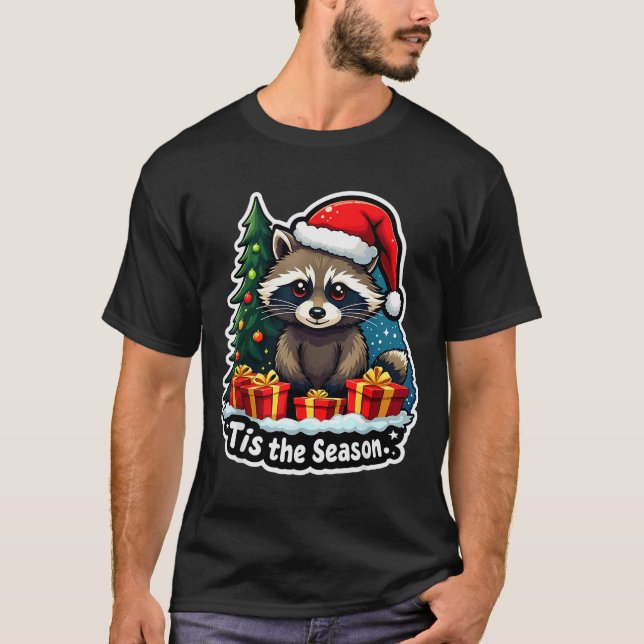 Camiseta Tis The Season Racoon Christmas Tree Festive Xmas  (Anverso)