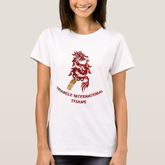 Camiseta Titanes internacionales del triángulo (texto rojo)