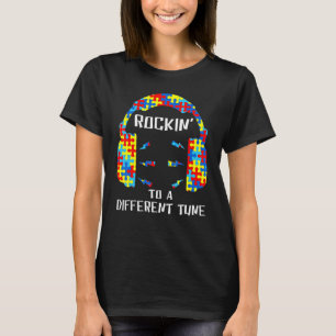 Camiseta Tocando al ritmo de una canción diferente Música g