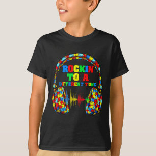 Camiseta Tocando al ritmo de una melodía diferente, concien