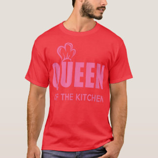 Camiseta Toda La Familia Reina De La Cocina Cocinando
