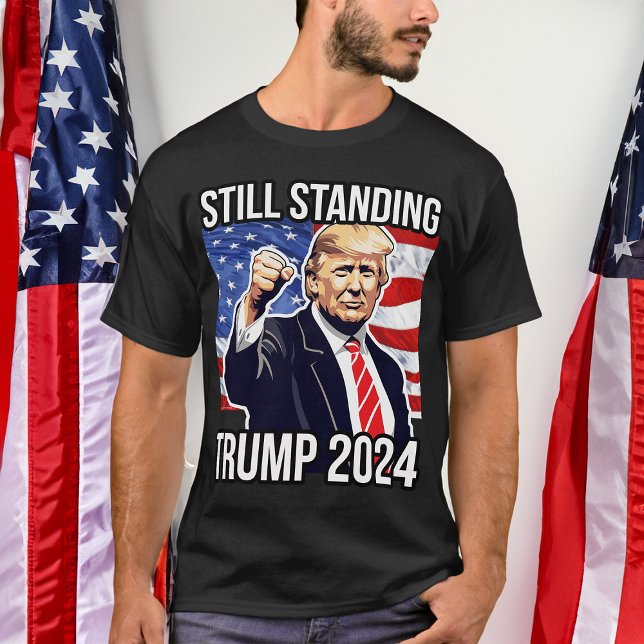 Camiseta Todavía en pie Donald Trump, el primer golpe de Es (trump 2024 still standing t-shirt)