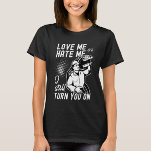 Camiseta Todavía Te Enciendo A Un Lineman Eléctrico Que Dic