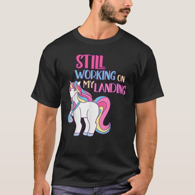 Camiseta Todavía Trabajando En Mi Lesiones De Aterrizaje Ro (Anverso)