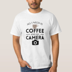 Camiseta Todo lo que necesito es café y mi cámara