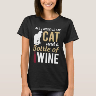 Camiseta Todo lo que necesito es mi gato una botella de vin