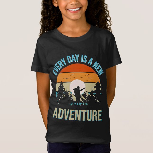 Camiseta Todos Los Días, Un Nuevo Aventurado Retro Sunset (Anverso)