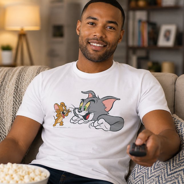Camiseta Tom y Jerry Make Faces (Simulated person wearing shirt)