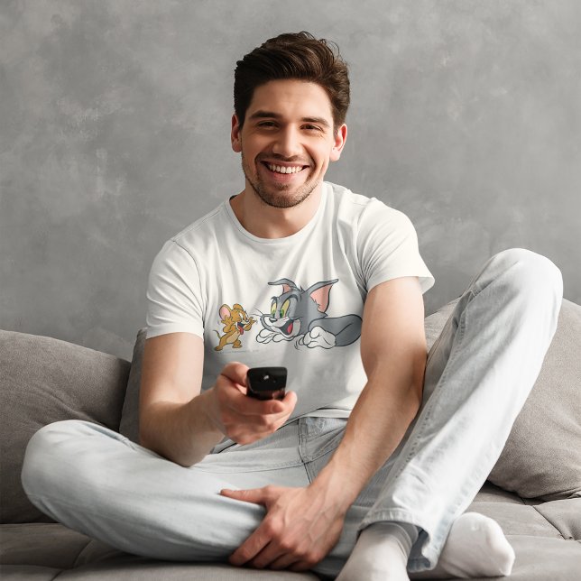 Camiseta Tom y Jerry Make Faces (Man wearing t-shirt)
