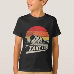Camiseta Toma un paseo gráfico de senderismo en montaña ret