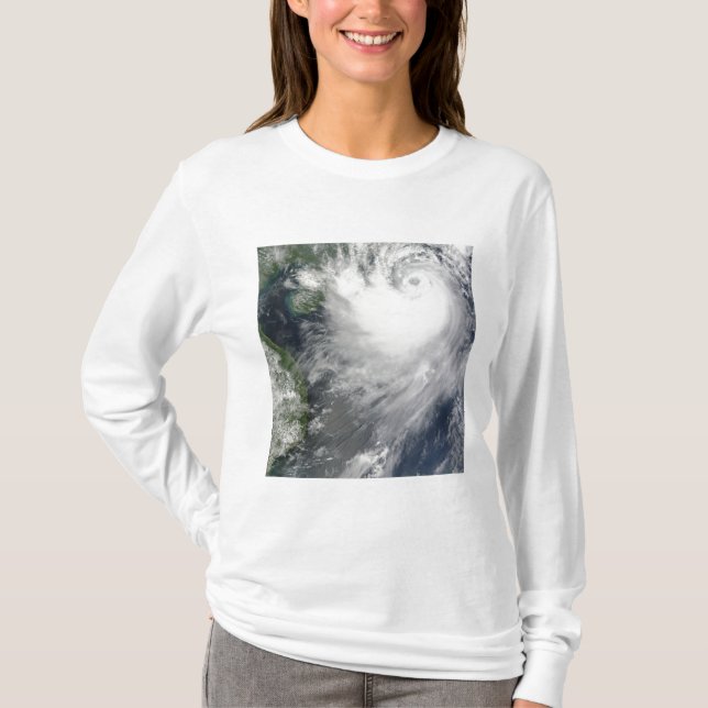 Camiseta Tormenta tropical Koppu se acerca a la caída de ti (Anverso)
