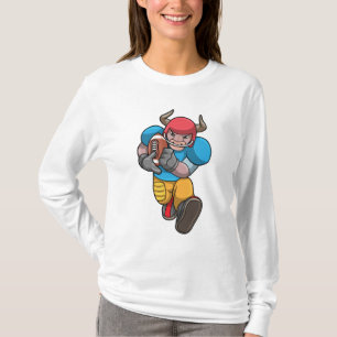 Camiseta Toro en deportes con fútbol y casco