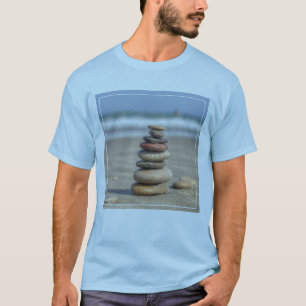 Camiseta Torre de piedra en la playa