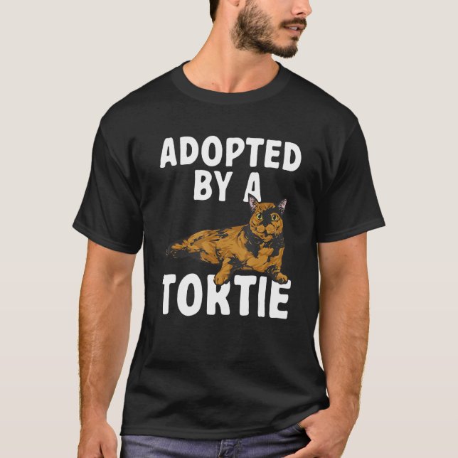 Camiseta Tortoiseshell Cat Adopted By A Tortie Cat (Anverso)