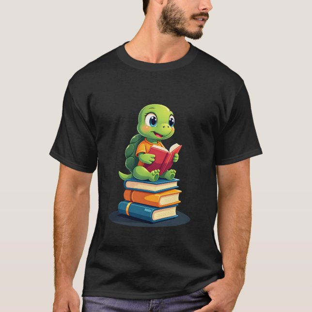 Camiseta Tortuga Adorable Leyendo Libros (1) (Anverso)