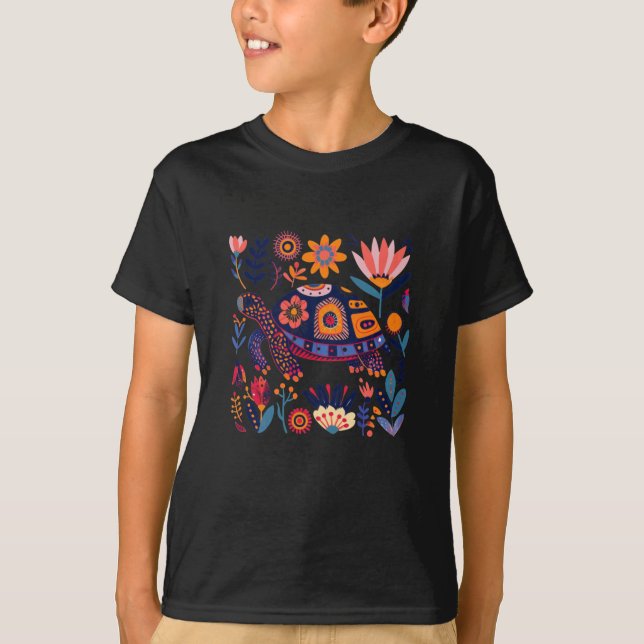 Camiseta Tortuga artística colorida rodeada (Anverso)