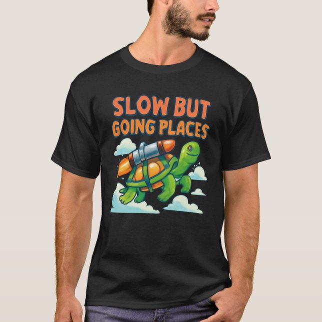 Camiseta Tortuga voladora con jetpack - Lugares lentos pero (Anverso)