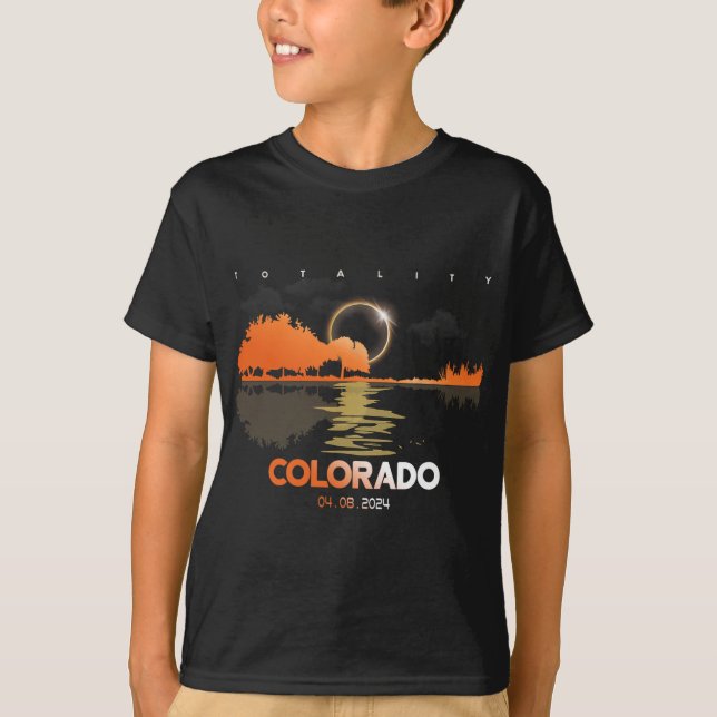 Camiseta Totalidad de guitarra de eclipse solar colorado (Anverso)
