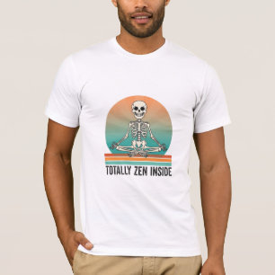 Camiseta Totalmente Zen dentro esqueleto meditando Retro