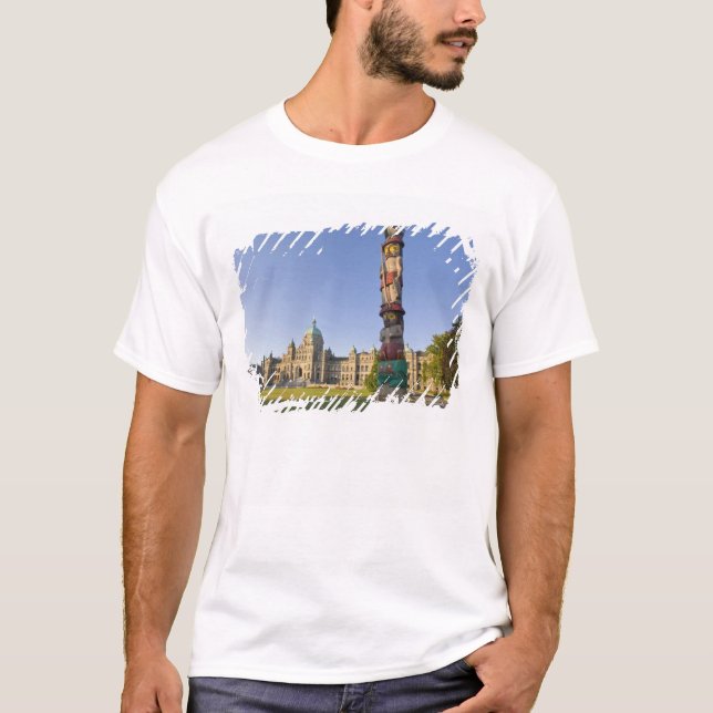 Camiseta Tótem en el edificio del Parlamento en (Anverso)