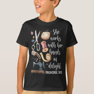 Camiseta Trabaja con las Manos con Deleite Cosendo Arte Cri