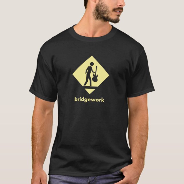 Camiseta Trabajo de novias "Músico cruzando" negro (Anverso)