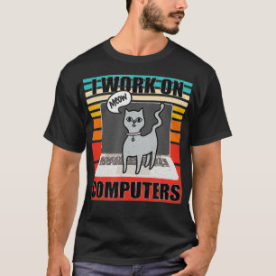 Camiseta Trabajo En Computadoras Distrayendo Gato En Funn D