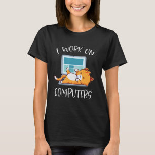 Camiseta Trabajo En Computadoras Gato En Teclado Portátil