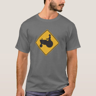 Camiseta Tractor en placa de calle del camino