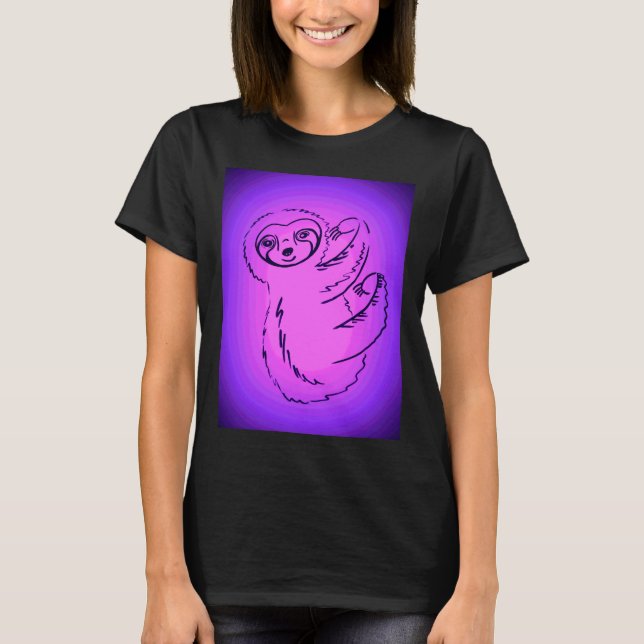 Camiseta Tragedia con guiño rosado y morado a dibujo de Cat (Anverso)