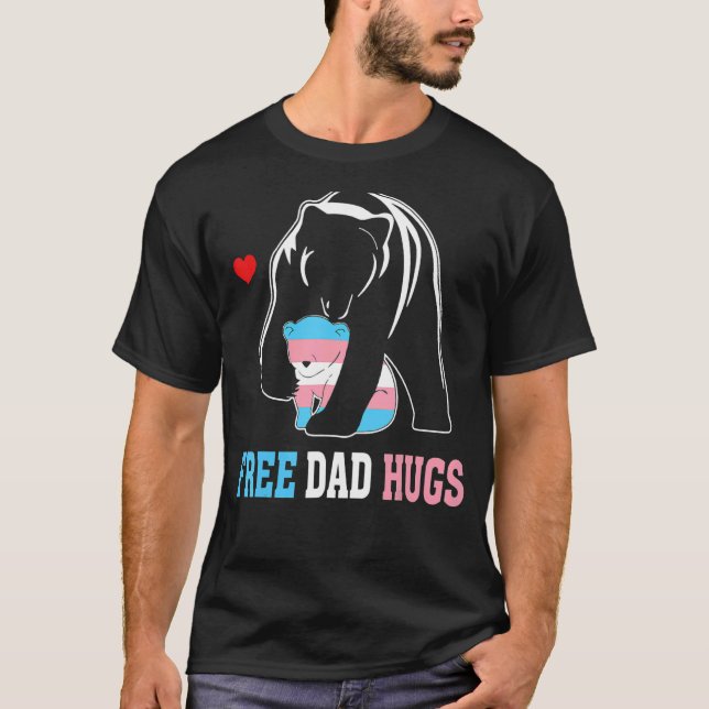 Camiseta Trans Papa: Papá libre abraza al transexual arcoir (Anverso)