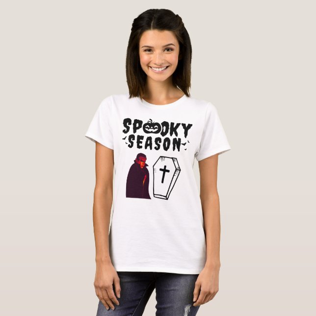 Camiseta Transform Your Halloween Style with Our Spooky Vam (Anverso completo)