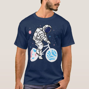 Camiseta Transgender Astronaut Riding A Bike Trans Pride 