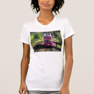 Camiseta Tranvía rosa en el lugar de paso