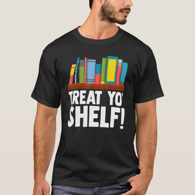 Camiseta Trate Tu Shelf Halloween Leyendo Para Autor Escrit (Anverso)