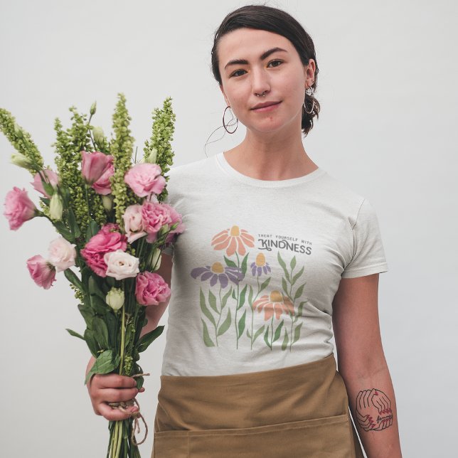 Camiseta Trátese Con Amabilidad Boho Floral (Subido por el creador)