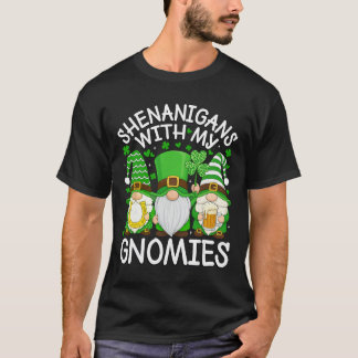 Camiseta Travesuras Con Mis Gnomos Día De San Patricio Gnom