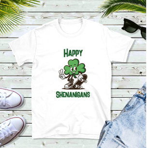 Camiseta Travesuras de San Patricio para niños en monopatín
