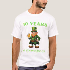 Camiseta Travieso cumpleaños número 40 de San Patricio cues