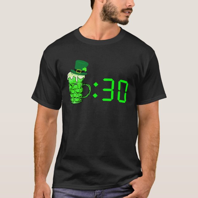 Camiseta Treinta Cervezas  Día de San Patricio Beber O Embo (Anverso)