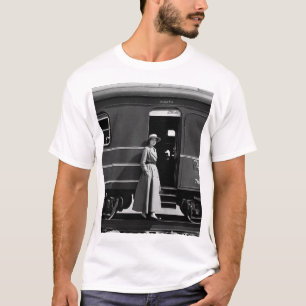 Camiseta Tren en estilo. Disparo con visión