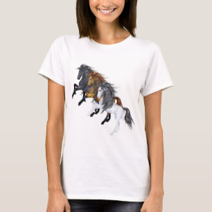 Camiseta Tres camisas de Stallions salvajes