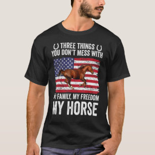 Camiseta Tres cosas que no encuentras con mi libertad famil