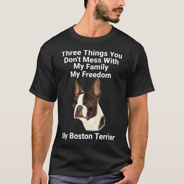 Camiseta Tres Cosas Que No Quieres Descubrir Con Boston Ter (Anverso)