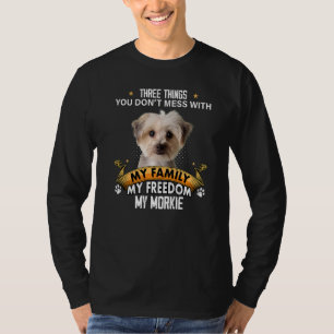 Camiseta Tres cosas que no se mezclan con Morkie Dog