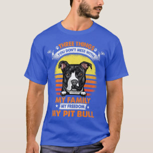 Camiseta Tres cosas que no se mezclan con Pit Bull Funny