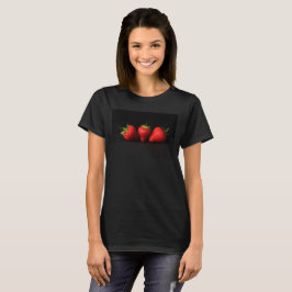 Camiseta Tres fresas sobre el wccna negro