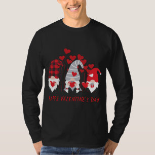 Camiseta Tres Gnomes sosteniendo el corazón rojo plaid Happ