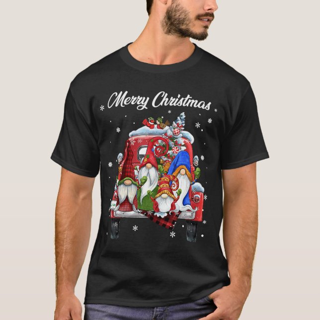 Camiseta Tres Gnomis En Camión Rojo Con Feliz Navidad (Anverso)