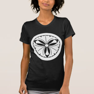 Camiseta Tres hojas de ginkgo con espadas en círculo